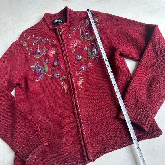 Icelandic Design Merino Wool Embroidered Zip Up Cardigan Sweater - Picture 3 of 5